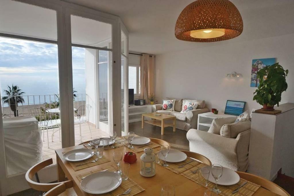 Duplex En Frente De La Playa Al Lado De Barcelona Leilighet Canet De Mar Eksteriør bilde